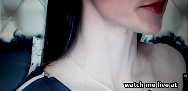  WATCH HER HOT PALE GIRLS NECK VEINS ON VIDEO